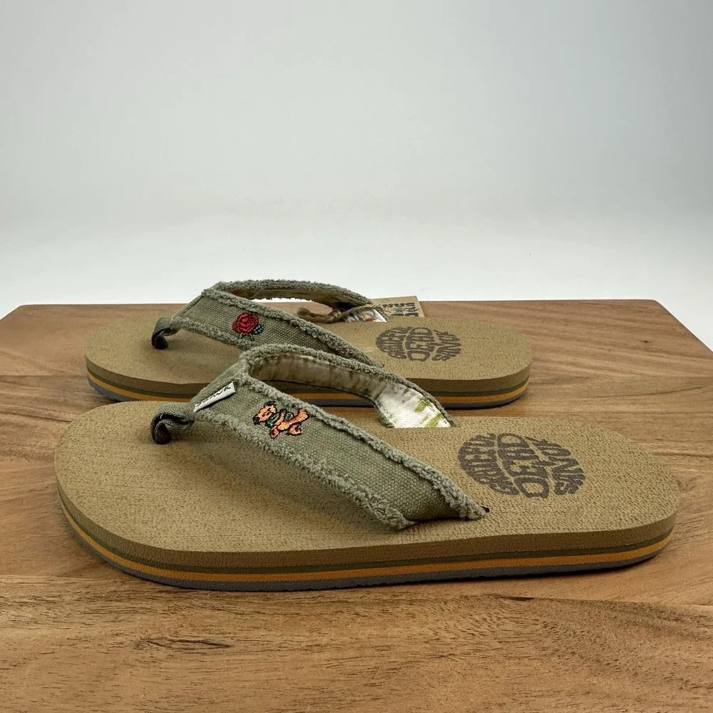 New NWT Big Kids Sanuk Fraidy Stacker Grateful Dead Flip Flops Sandals Sze 2-3 Y